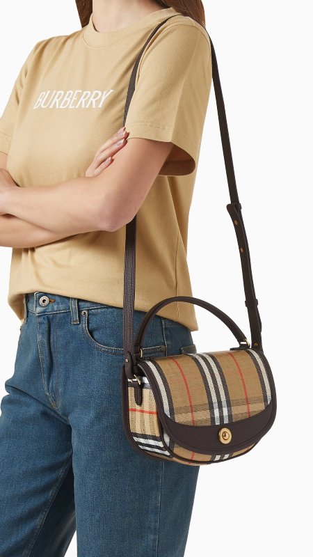 شنطة - Burberry ماستر / شامل علبة الشركة